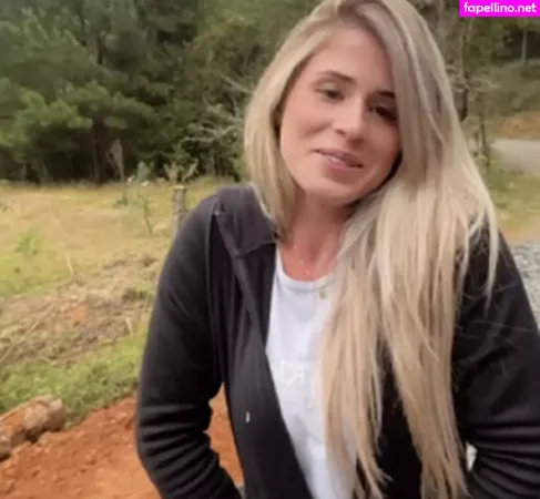Aline Novak OnlyFans Thumbnail #7hmyUDmnja