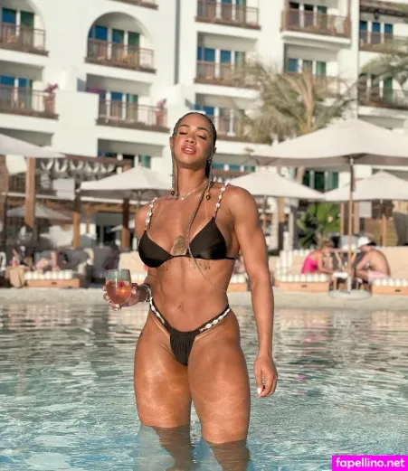 Aline Patriarca OnlyFans Thumbnail #CLke1LviAB