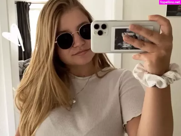 Aline Zwahlen OnlyFans Thumbnail #Iuf9BhZfCA