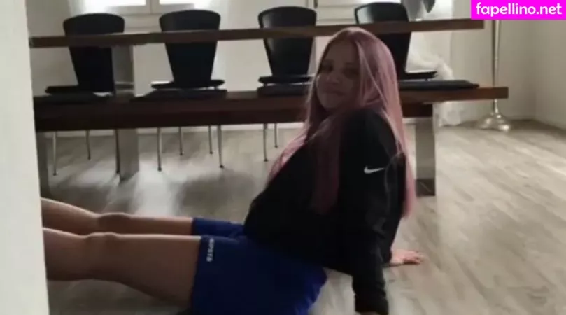 Aline Zwahlen OnlyFans Thumbnail #LZS4SB7cD0