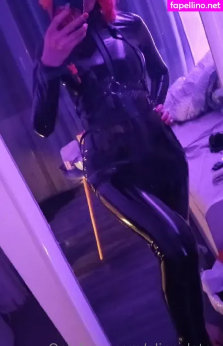 Alinealatex OnlyFans Thumbnail #VTltht8zCe