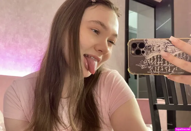 Alisa Lesly OnlyFans Thumbnail #Nu4slVZMES