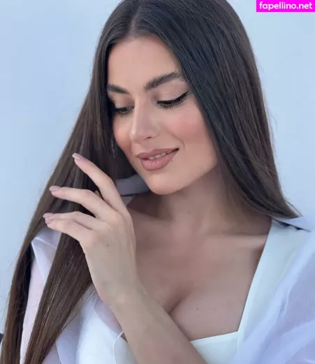 Alisa Rojas OnlyFans Thumbnail #JxyvW3Ls2H