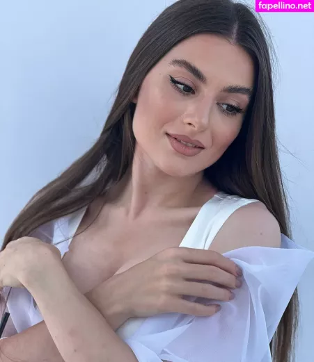 Alisa Rojas OnlyFans Thumbnail #OBhODrBnhn