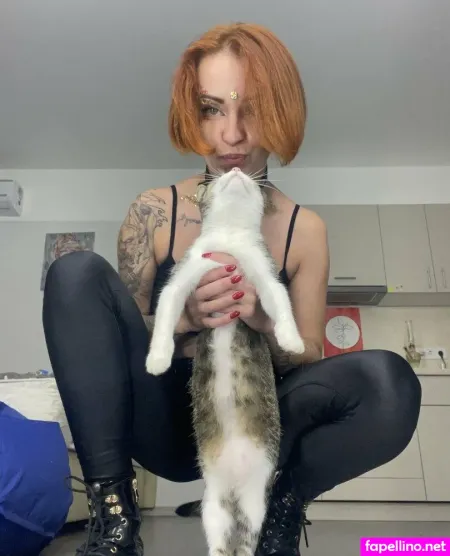 Alisa Sativa OnlyFans Thumbnail #M0tS3NB2vO