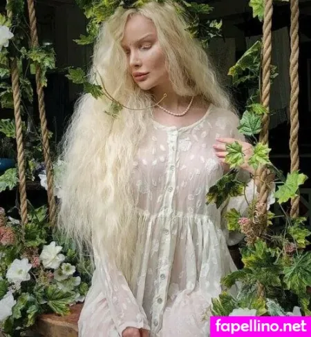 Alisas Wonderland OnlyFans Thumbnail #VRLcpIWUG9