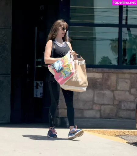 Alison Brie OnlyFans Thumbnail #1MVsKs4DJ6