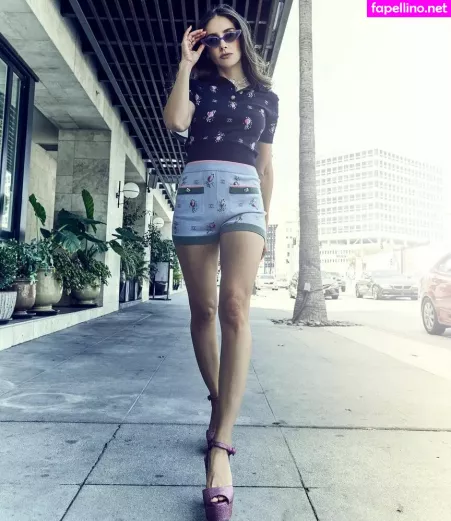 Alison Brie OnlyFans Thumbnail #4rQFfW0HTB