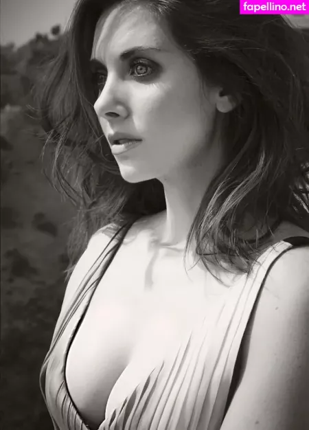 Alison Brie OnlyFans Thumbnail #8X9T4jQL7y