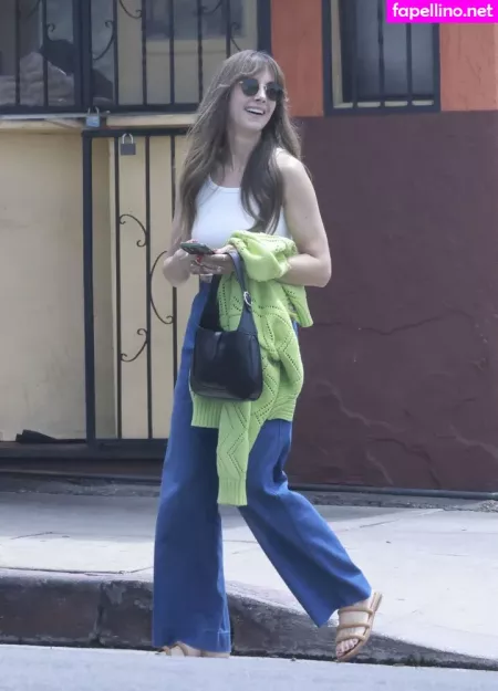 Alison Brie OnlyFans Thumbnail #e8pOqqYyZ0