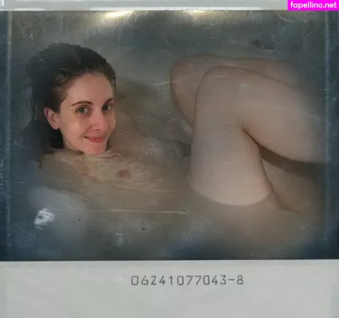 Alison Brie OnlyFans Thumbnail #miaDhpK5sV