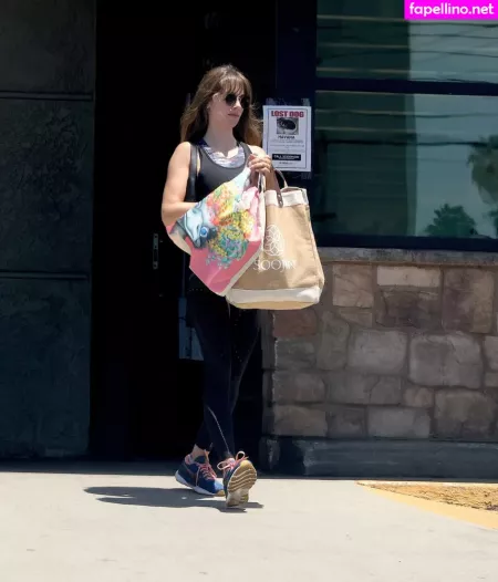 Alison Brie OnlyFans Thumbnail #zveUtMQfMC