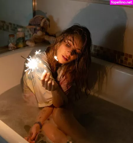 Alison Wonderland OnlyFans Thumbnail #UeDl4QP6Td