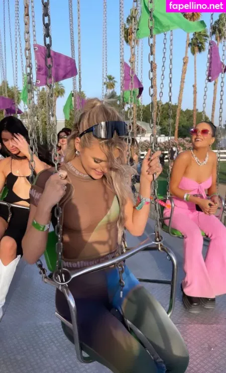 Alissa Violet OnlyFans Thumbnail #w44fF08WGA