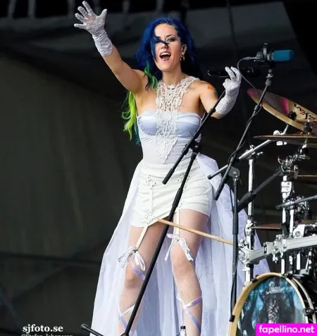 Alissa White Gluz OnlyFans Thumbnail #Mn4dQjQMqF