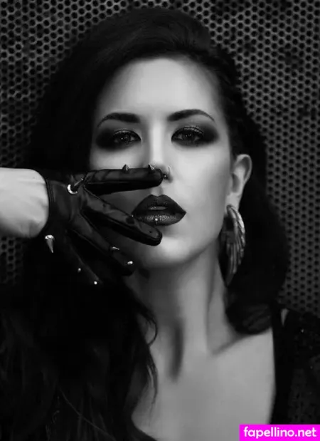 Alissa White Gluz OnlyFans Thumbnail #sYijzR8XYz