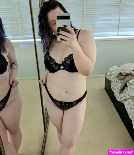 Alix Hawkes OnlyFans Thumbnail #snYgUmpd5m