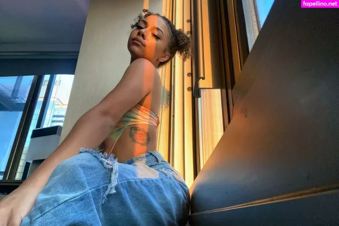 Alix Lapri OnlyFans Thumbnail #l8OFsZAI6R