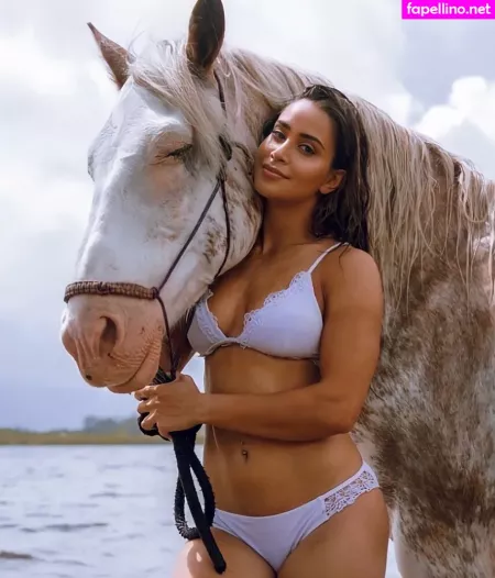 Aliyah OnlyFans Thumbnail #i3rxMkgRKn