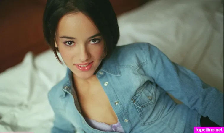 Alize Lyonnet OnlyFans Thumbnail #o2kHr38bmM