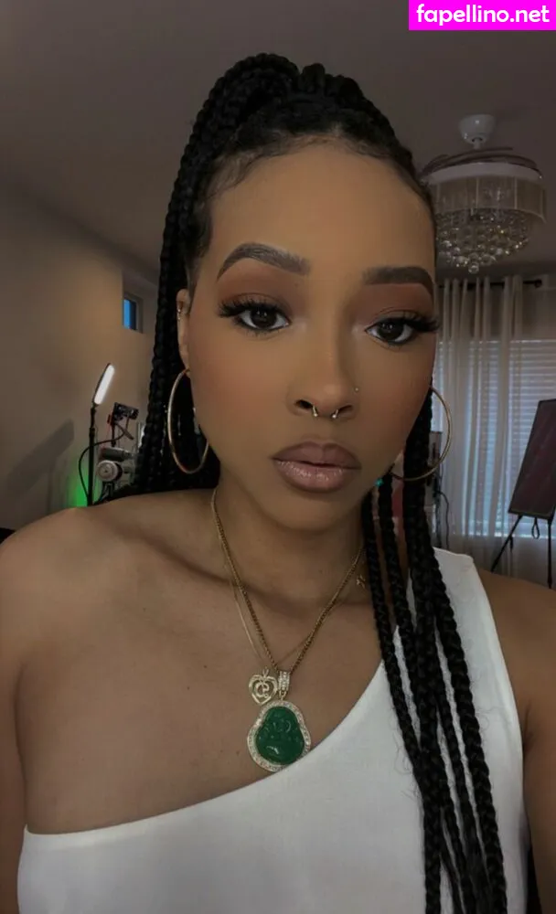 alleyesondeeeee, deeviousdee Nude Leaked OnlyFans Photo #R03kMY5hzg