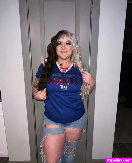 Alleyswonderland 1 OnlyFans Thumbnail #t5DbCsmSm2