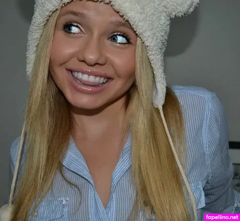Alli Simpson OnlyFans Thumbnail #LhOI8GVHPC