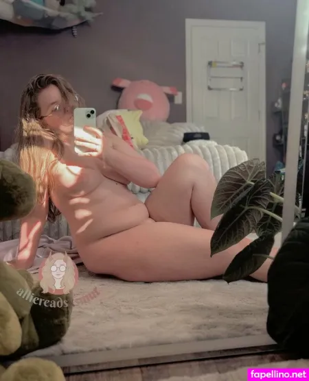 Alliereadsxsmut OnlyFans Thumbnail #LP1mC219Ql