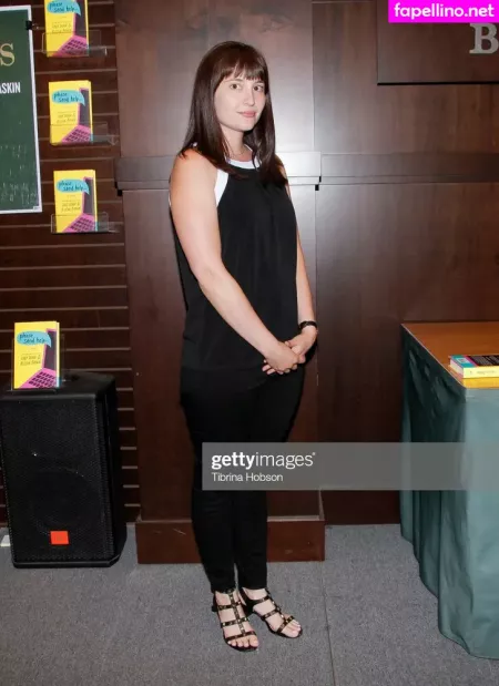 Allison Raskin OnlyFans Thumbnail #YFH5oxc8fq