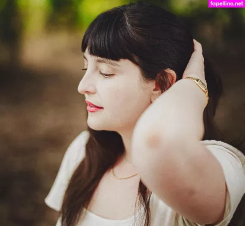 Allison Raskin OnlyFans Thumbnail #dPQF7Gehet