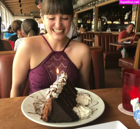 Allison Raskin OnlyFans Thumbnail #kyFIKHrGzf