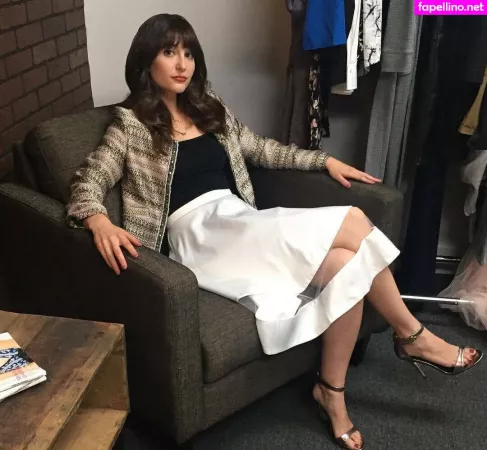 Allison Raskin OnlyFans Thumbnail #t5tjUxTQSW