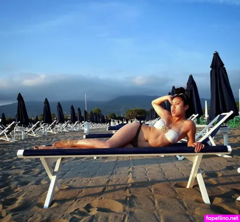 Allison Yellow OnlyFans Thumbnail #69ctjak0Dx