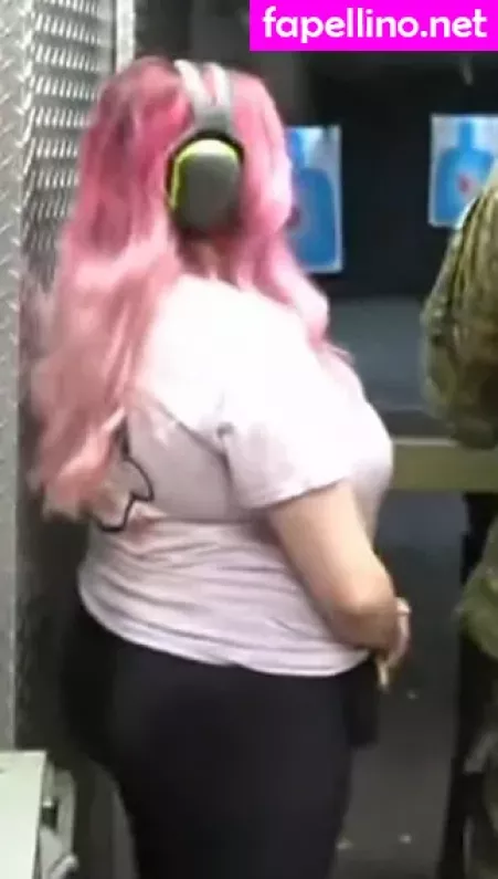 Alluux OnlyFans Thumbnail #BZuapnAuXe