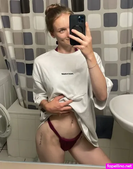 Ally Hrng 1 OnlyFans Thumbnail #oVwQ9l9LT8