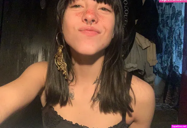 Allyalden OnlyFans Thumbnail #EcI3KFQzWd