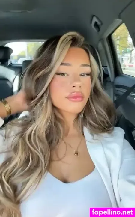 Almira Azemi OnlyFans Thumbnail #5e8tCrbD9I