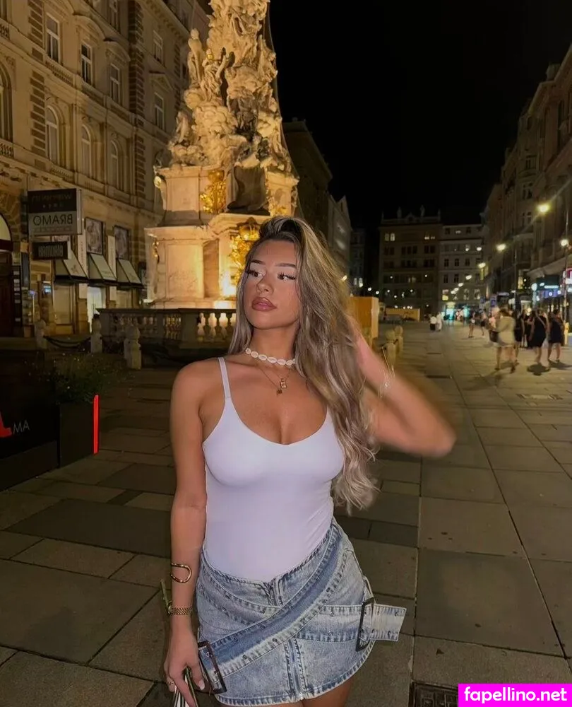 almirra.az Nude Leaked OnlyFans Photo #L5CxF1cV99