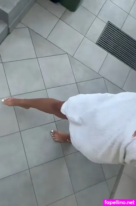 Almira Azemi OnlyFans Thumbnail #yqT88zEtxP