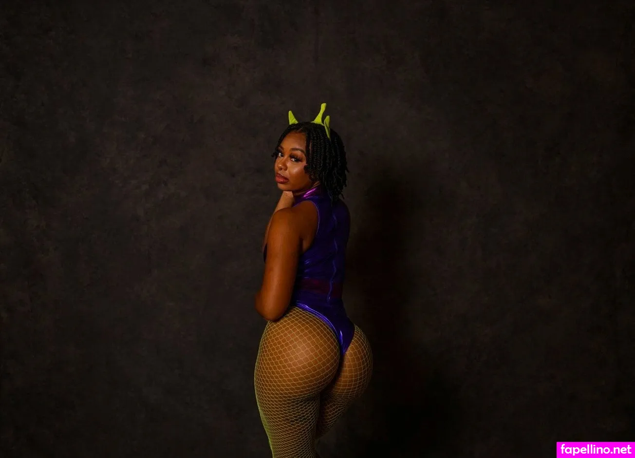 Almondxmilk, SheCanadian Nude Leaked OnlyFans Photo #06ustlURDb
