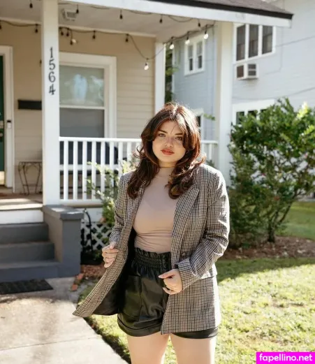 Alondra Larson OnlyFans Thumbnail #CE6Ur8idrY