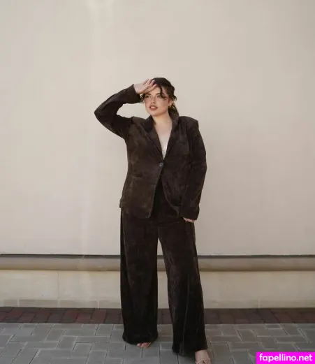 Alondra Larson OnlyFans Thumbnail #N9L9M8jZod