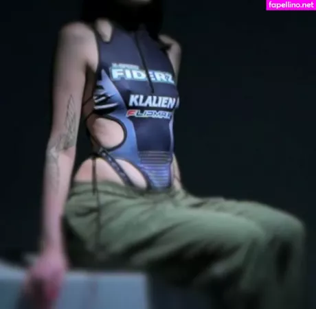 Aloona Larionova OnlyFans Thumbnail #JmdUZRcsEK