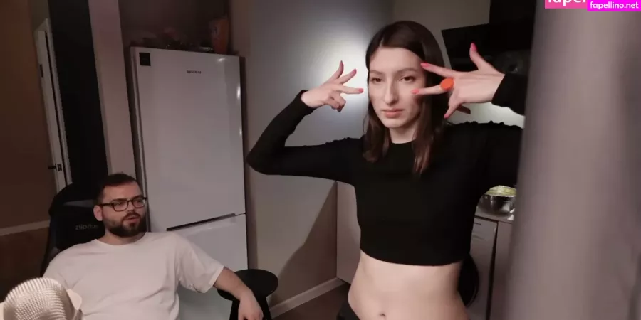 Aloona Larionova OnlyFans Thumbnail #LA1A6tUYpU