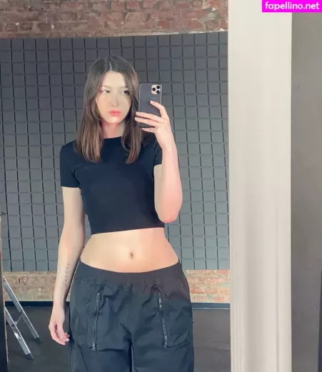 Aloona Larionova OnlyFans Thumbnail #PIHKnegsYI