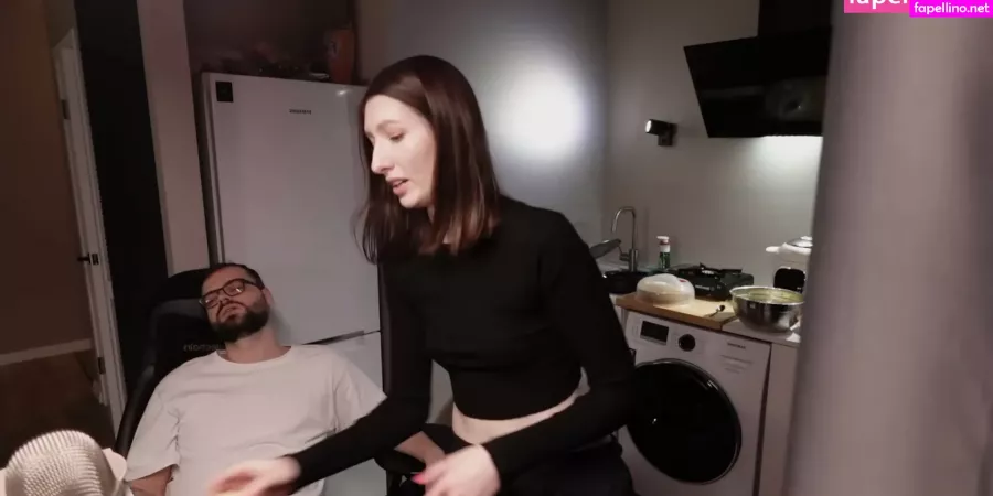 Aloona Larionova OnlyFans Thumbnail #TilkTJjJJw