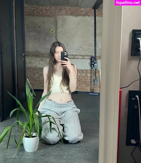 Aloona Larionova OnlyFans Thumbnail #qfr4ftne0X