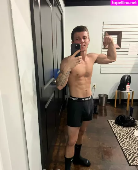 Alphahoward7 OnlyFans Thumbnail #LtwU0ok4kQ