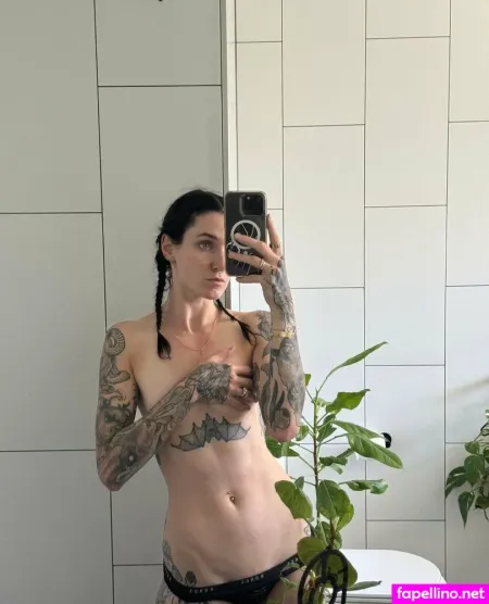 Alt Babe OnlyFans Thumbnail #aWoncz2UZ0