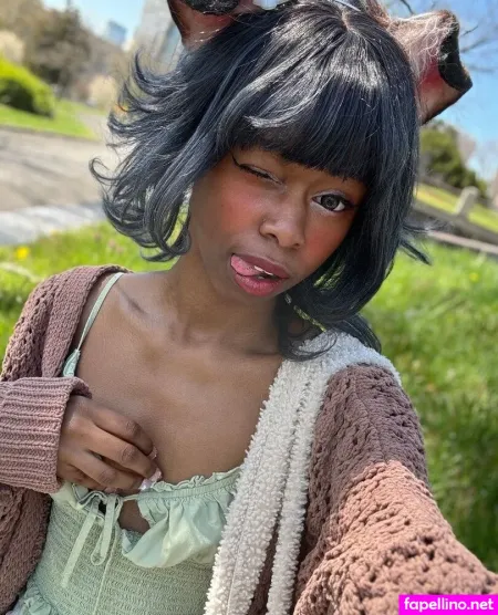 Alycia Elvie 1 OnlyFans Thumbnail #lxtSUV7C0G